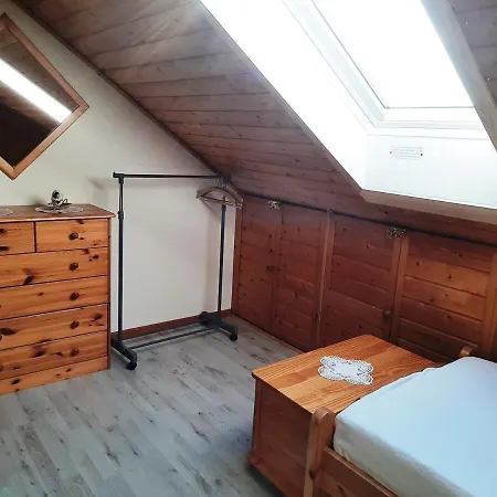 Schlingshoehe - Oberwohnung Mit Separater Terrasse * Фризойте