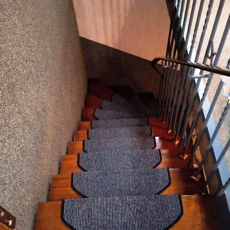 Schlingshoehe - Oberwohnung Mit Separater Terrasse *
