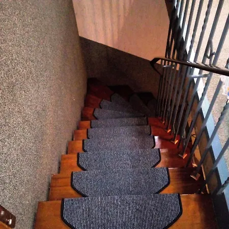 Schlingshoehe - Oberwohnung Mit Separater Terrasse *