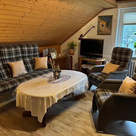 Schlingshoehe - Oberwohnung Mit Separater Terrasse * Friesoythe
